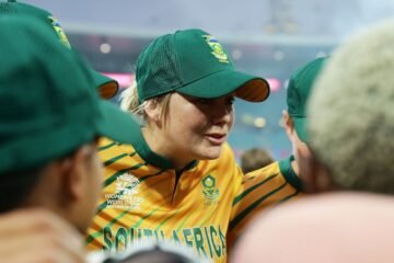 Dane van Niekerk, Chloe Tryon, unnamed Covid-19-positive player out of Pakistan series