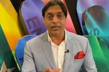 Former Pakistan pacer Shoaib Akhtar walks out of a TV show after being insulted by the host