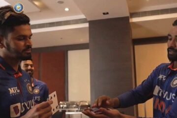 WATCH: Shreyas Iyer leaves Mohammed Siraj stunned with a card trick